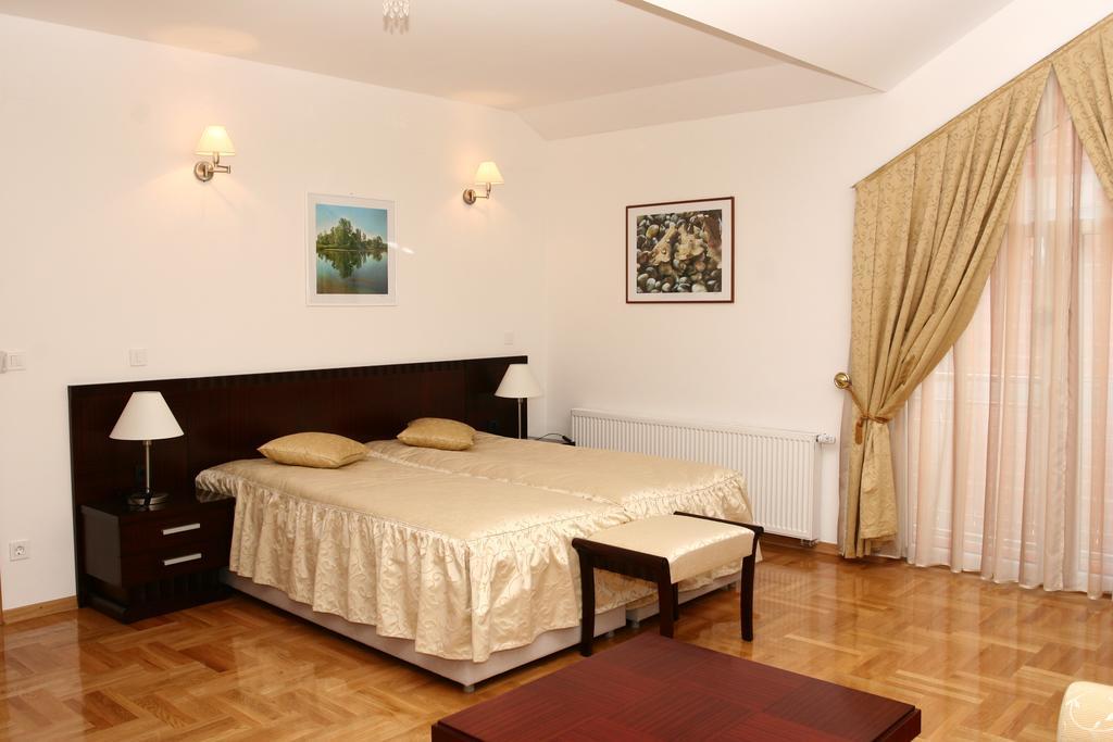 Apartmani Marbis 코프리브니차 객실 사진