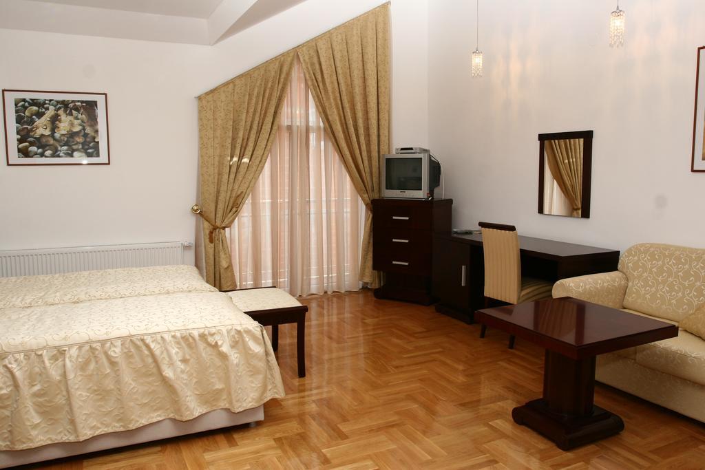 Apartmani Marbis 코프리브니차 객실 사진